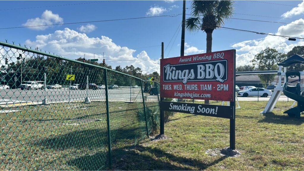 Kings BBQ is Now Serving Lunch!